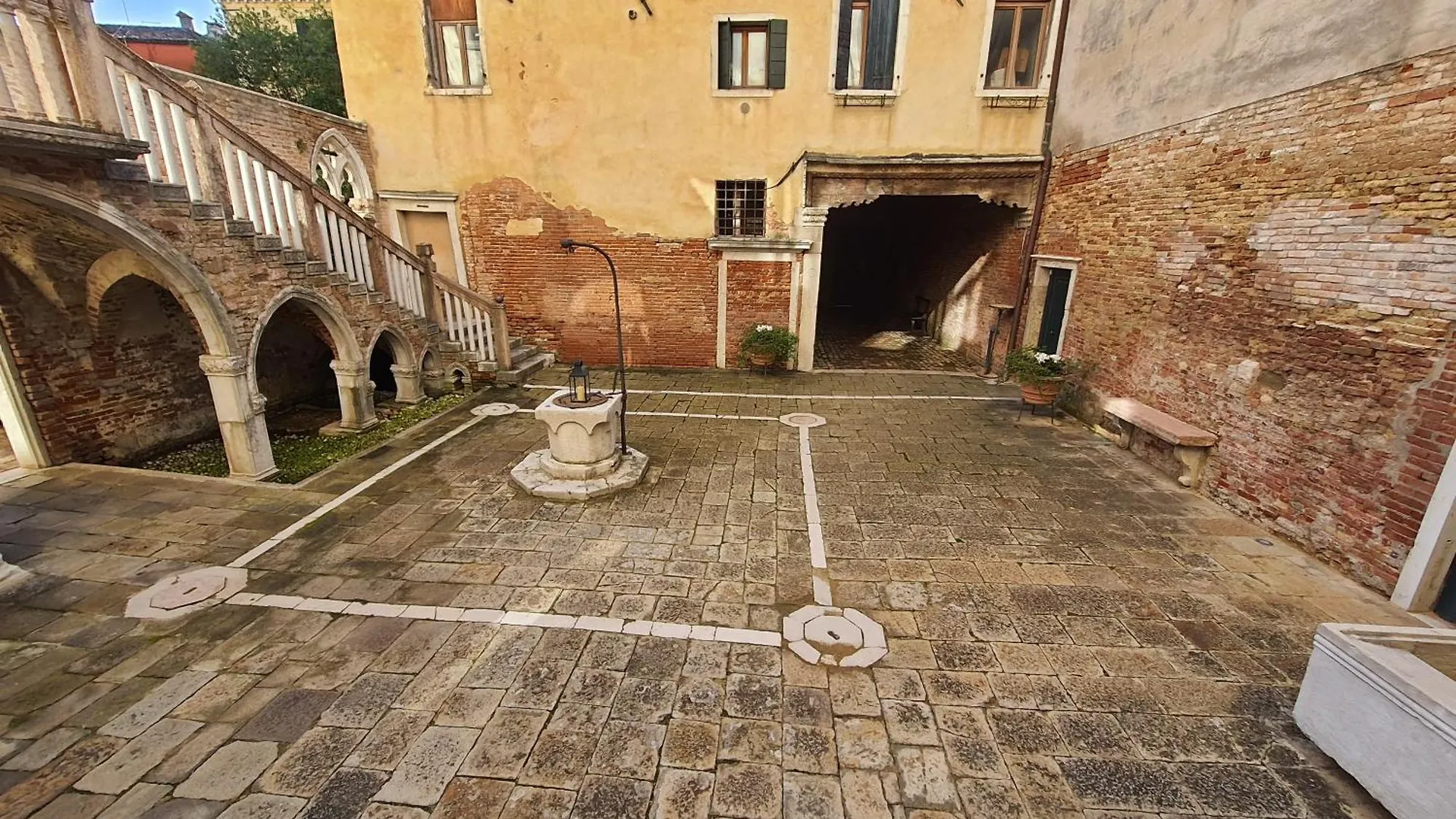 ヴェネツィア Palazzo Contarini Della Porta Di Ferroアパートホテル アパートホテル