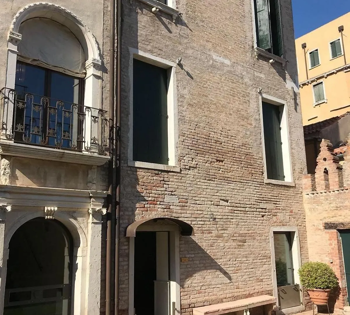 ヴェネツィア Palazzo Contarini Della Porta Di Ferroアパートホテル アパートホテル